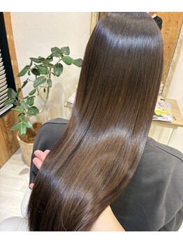 ミーユ(me you)の写真/艶髪へ導く！柔らかい仕上がりの縮毛矯正で、ナチュラルな丸みのあるスタイルが叶う◎