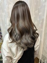 ヲタクに美容室は難しい。&nbsp;ホワイトグレー×アンブレラ