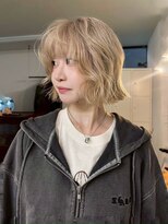 ウィットサークル(wit circle)&nbsp;ボブ　ベージュ　ダブルカラー　ハイトーン