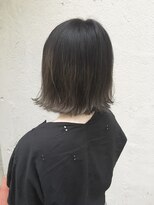 パティオンツー(PATIONN2)&nbsp;残ったブリーチを生かしたシルバーアッシュのグラデーション！
