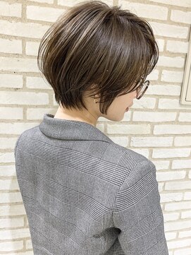 アンド ストーリーズ(&STORIES) 【大人かわいい小顔スリークボブローライト20代30代40代】