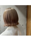 ピンクベージュ×外ハネボブ