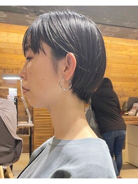 クラッチ ユニ(CLUTCH uni) ♪耳かけショートボブ♪(大阪難波美容室 中塚孝博)