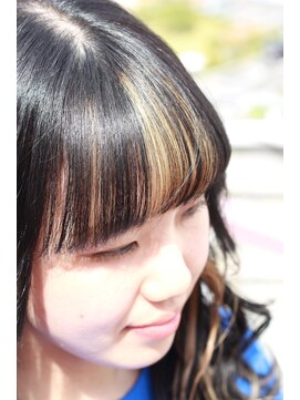 ビアージュ(Viage) #前髪インナー #ポイントカラー #デザインカラー #金髪