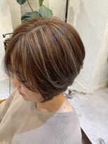 チリンバイロストシティー(Chillin by LOSTCITY)&nbsp;白髪ぼかしハイライトショートボブ髪質改善