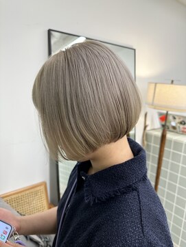 シカ(sica) ホワイトグレージュ