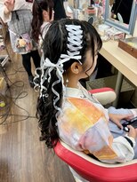 ヘアセットアップス(UP's) ツインテールにレースアップを追加した可愛すぎる推し活ヘア