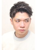 メンズビジネスツーブロックアップバングで気分もアップ