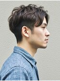 ショートシャドウパーマセンターパートツーブロック