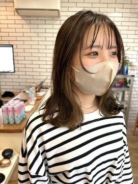 シフト(SHEEFT) 大人可愛い外ハネミディアムアッシュブラウンシースルーバング