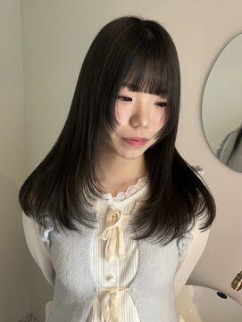 イェッカ パビル(YECCA pabil) 顔回りレイヤーカット