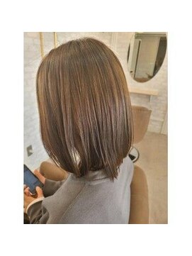 ヘアルーム ルシア(Lucia) 透明感ベージュ