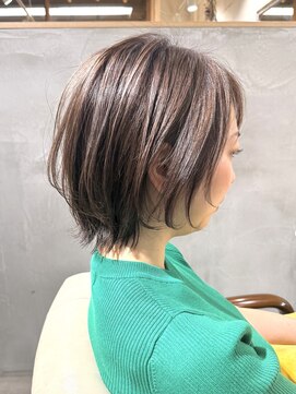 ルフトバイアンビエンテ(Luft by ambiente) 伸ばしかけ　外ハネミディアム【坂根】