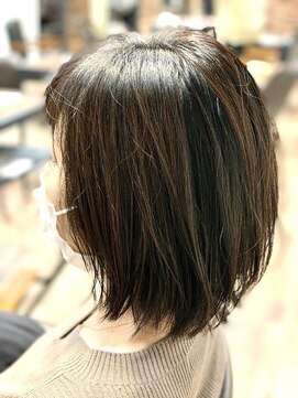 フラココ 神楽坂(hurakoko kagurazaka) 【猪俣望】ナチュラルウィービング×肩ハネミディアムボブ