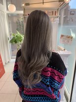 ルルバイアズール 草加店(LULU by azule)&nbsp;トリプルカラー，ホワイトグレー，ホワイトカラー【草加】