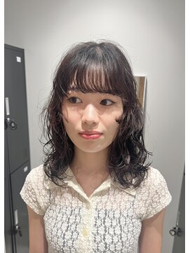 こなれ感のあるロブレイヤーゆるふわパーマ