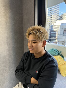 ラヴィット 横浜店(LUVIT) ハイトーンアクティブスパイキーショート