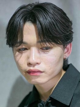 ロルカ 池袋店(Rolka)の写真/ビジネスマンの方にもオススメのサロン。髪のお悩みを解決し、周りと差がつくスタイルをご提案。【池袋】