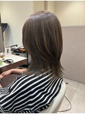 髪質改善ミルクティーグレージュ艶ミディ