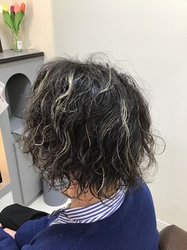 アールモンドヘア新世界 ♯スパイラルパーマ