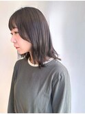 オリーブベージュ