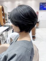 ピークアブー アヴェダ ギンザシックス(PEEK-A-BOO AVEDA GINZASIX) 【大人ショート】ハンサムショート 前髪長めショート 黒髪 ◆