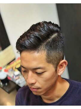 オムヘアーバイグルーマーズ(HOMME HAIR by GROOMER/S) #barberstyle#fadecut#フェード外国人風パーマ#Hommehair2nd櫻井