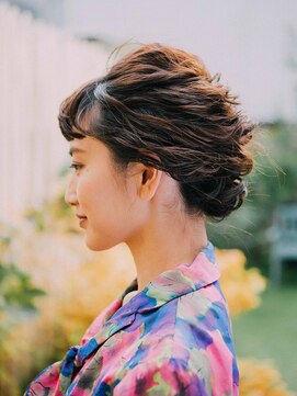 アラワラブルー(arrawarra blue) ねじりシニヨン/20代/30代/40代/50代/倉敷/白楽町