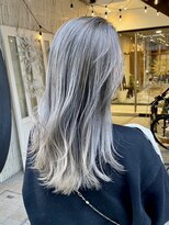 ロナバイソル(lona by SoL)&nbsp;レイヤーカット/毛先グラデーション