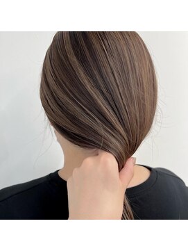 ネオリーブ クーロ(Neolive curro) おしゃれグレージュ×白髪ぼかしハイライト☆