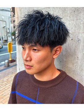 クオンヒール(QUON HEAL) 緩めツイストスパイラルパーマ刈り上げショートスタイル