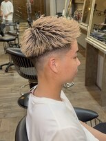 ミオ ベガ(Mio'' VEGA)&nbsp;スキンフェード×金髪ジェットモヒカン