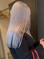 フリーク(FLEEK)&nbsp;ホワイトシルバー×ストレートロング