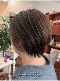 大人女性に人気◎ナチュラルに決まる上品ショートボブ