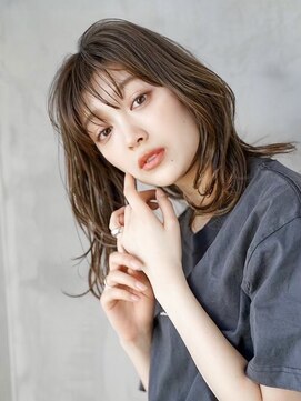 ギークス(GEEKS) 【GEEKS渋谷】伸ばしかけロング/冬カラー/グレージュ/大人ウルフ