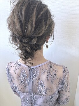 アイズ ヘアー メイク(I's hair make) 崩しシニヨン×アップスタイル