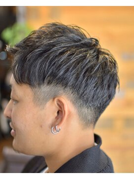 ヘアアイラッシュ リベット(hair eyelash RIVET) アップバングショート