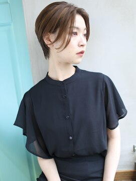 バース(BIRTH) 天神【BIRTH】愛され耳掛け×センターパート×ショート　3