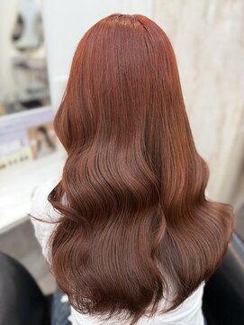 ラビス(Lovis) 黒髪カタログ/ボブルフ/ネビージュ/小顔に見せるヘア/ワンレン