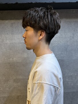 バーバーバー アカバネ(BARBER-BAR AKABANE) ビジネス場面にもピッタリ　清潔感MAXパーマスタイル