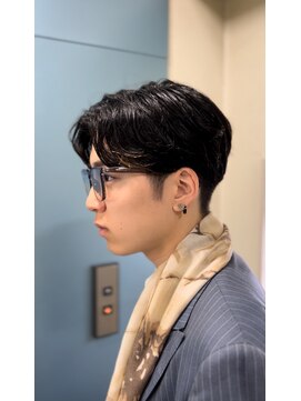 クロムトウキョウ ザ バーバー ネオン 新宿店(CHROM TOKYO the Barber ne/on) ニュアンスパーマ/センターパート