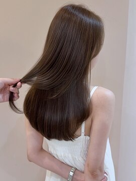 レジナヴィータ 栄(Reginavita) オリーブベージュ ストレート 艶髪 顔周りカット 髪質改善 20代