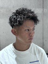 メッツ 原宿(METS)&nbsp;MEN'S/ツイストピンパーマ×フェード/短髪/男髪/無造作