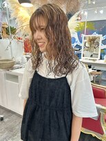 ロマーリ(LOMARLIE)&nbsp;20代30代セミロングパーマブリーチパーマくるくるパーマ
