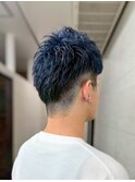 刈り上げショート×ネイビーブルー