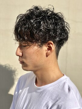 ヘアー アイス ルーチェ(HAIR ICI LUCE) スパイラルパーマ 刈り上げ 2ブロック ストリート メンズパーマ