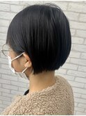 耳かけ前下がりミニボブ