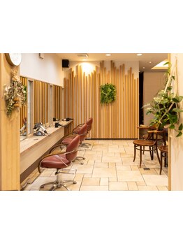 大人女性の為の“Coupe de yo-yo”。「本物の技術」×「空間」を提供するための上質サロンです。[髪質改善]