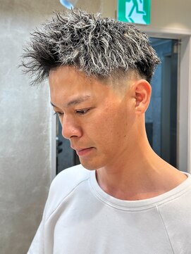 ルースト 渋谷店(ROOST) 縦落ちツイスト×ホワイトハイライト