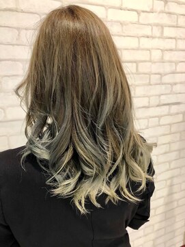 ビスイル 秋葉原店(Vis ill) カーキベージュ透明感グラデーションカラー